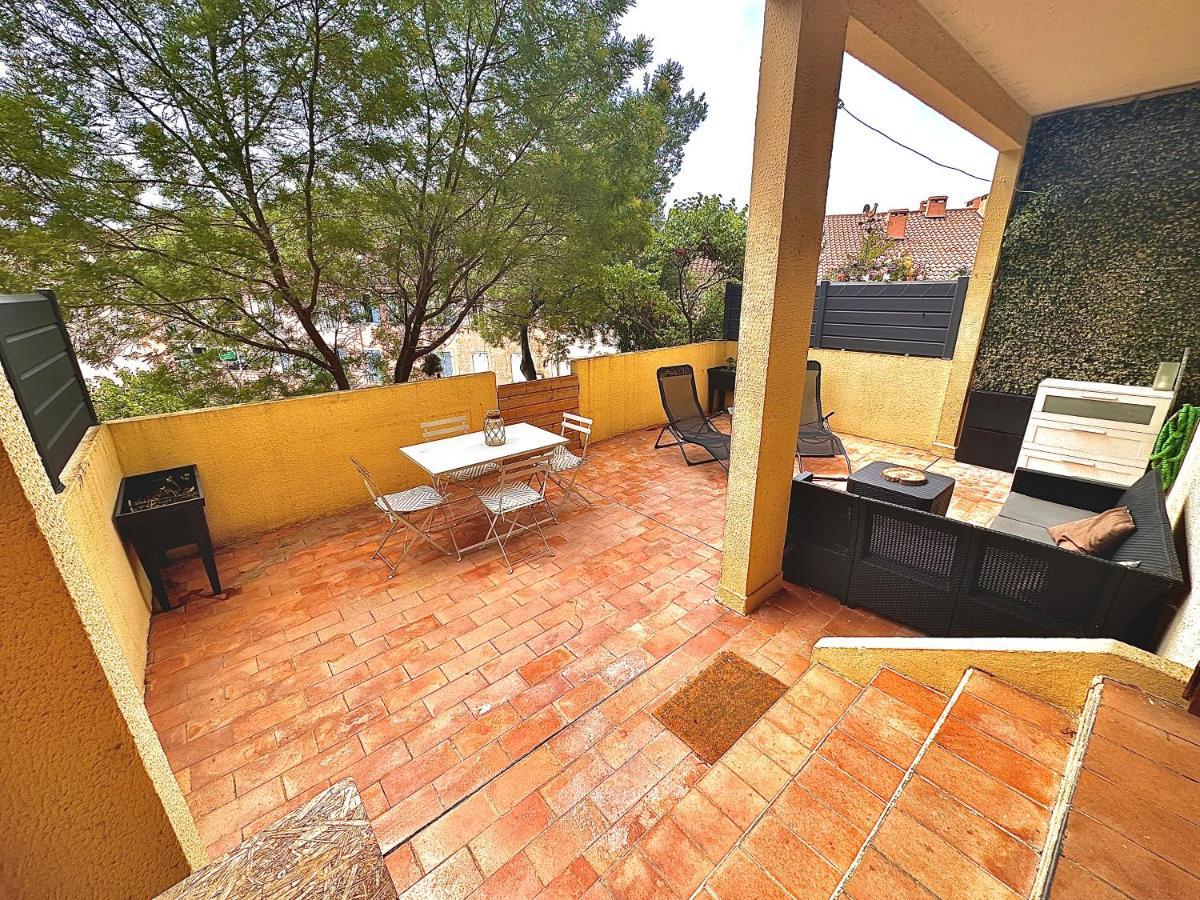 Appartement Proche Mer Avec Terrasse Et Jardin Privatif Hyeres Exterior photo